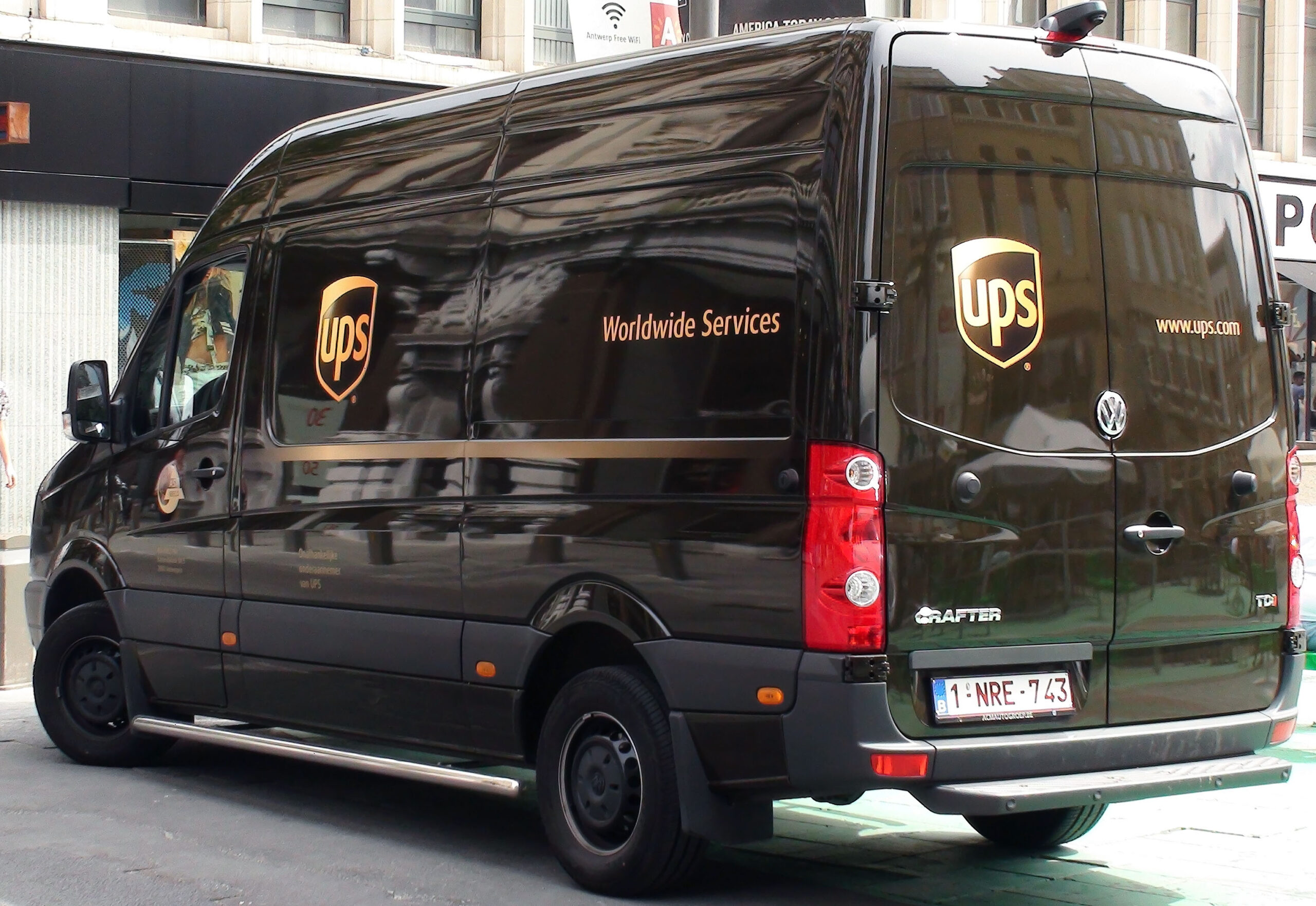 UPS and Teamsters Reach Tentative Agreement: Averting Strike and Setting New Labor Standards