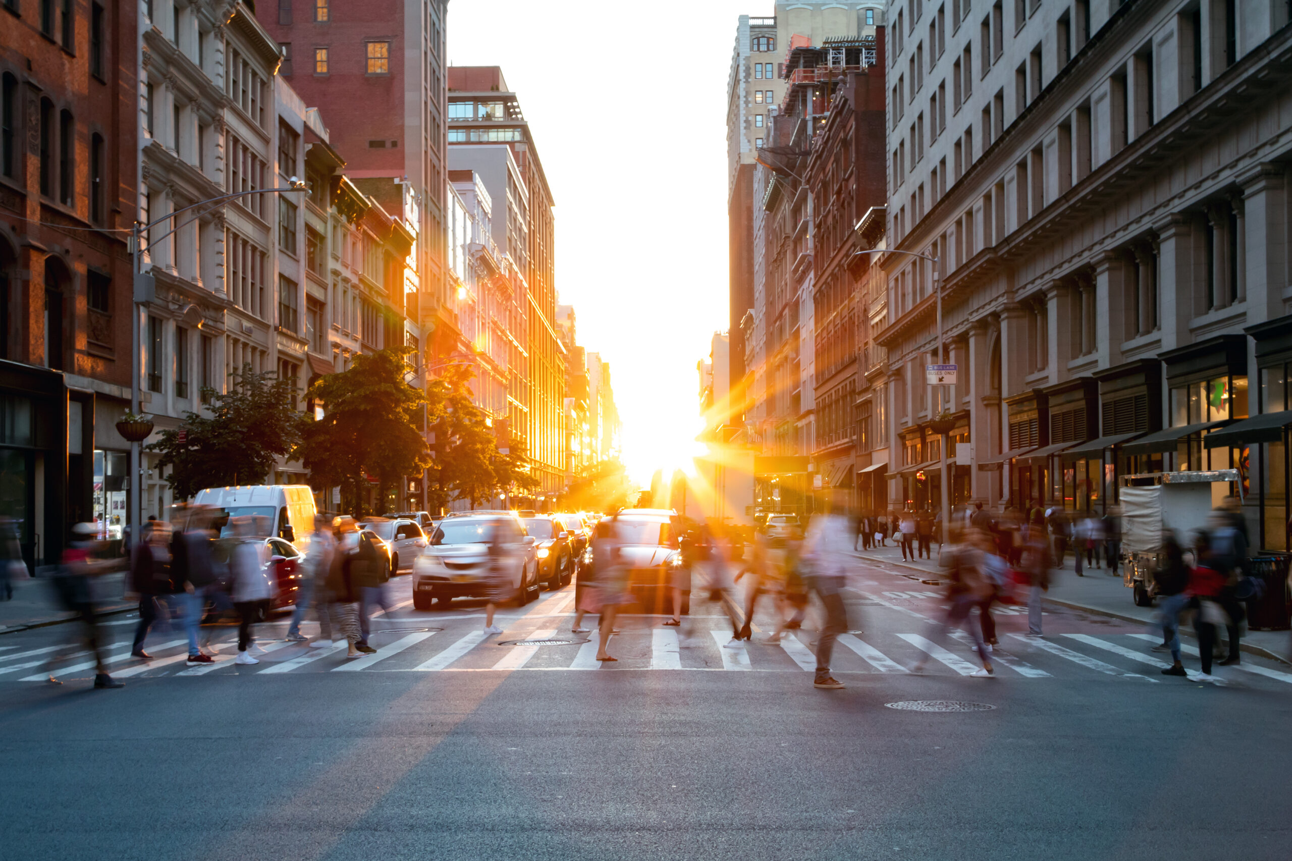 Tense Moments Unfold as Stolen SUV Collides with Pedestrians in Midtown Manhattan